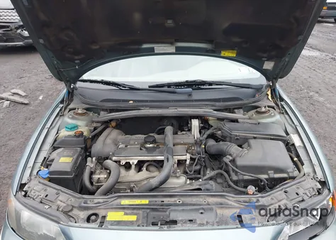 2004 Volvo V70 2.5T from USA, damaged, VIN YV1SW59V842385220